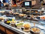 彩り鮮やかなタパスが約15種類