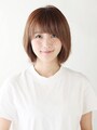 目もとの印象が際立つナチュラル系ショートボブ