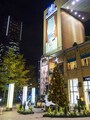 桜木町駅前を彩る、クロスゲートのクリスマスツリー（2015年11月11日撮影）