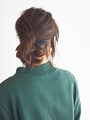 ボブヘアで簡単ひとつ結びアレンジ