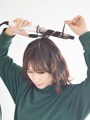 根元から巻き付けていく【ボブで簡単ひとつ結び】
