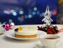 客室に届けられるピエール・エルメ・パリ特製クリスマスケーキ