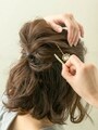 ヘアアクセサリーをつける