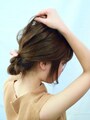 片方の手で結び目をおさえ少しづつ引っ張ると良い