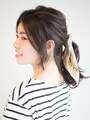 スカーフで簡単！無造作ポニーテールアレンジのやり方