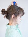 少しずつ指でつまみながら