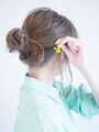 少しずつ指でつまみながら