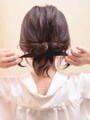 たるみが出るので左右に引っ張りましょう。