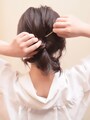 髪の毛の色に近いピンを使うとピンが目立ちづらいのでオススメ