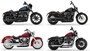 左側に並ぶアイアン1200（左上）やデラックス（左下）とキャンディフレークを合わせたり、逆にマットデザインのヘルメットとストリートボブ（右上）やフォーティーエイトスペシャル（右下）のチョッパーモデルとを組み合わせるのも面白い。