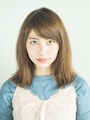 広がりやすく、鎖骨あたりでハネやすい。
