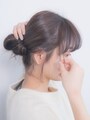 前髪の横と、もみあげの2箇所を後れ毛に