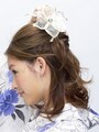 ピンが隠れる位置にとめる