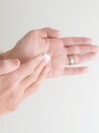さくらんぼ大くらいのワックスをとる【紐ゴムの結び方】