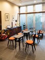 新しい青蛾の店内