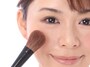 にっこり笑った時に高くなる頬の位置が目安