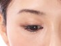 伏せた時も悪目立ちしないアイメイク