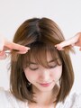 前髪を上下に分けて