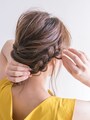 毛先をシリコンゴムで結ぶ前に崩すとやりやすい