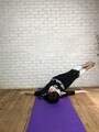 左の腹斜筋で脚の重みを支える