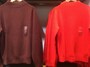 強烈なネオンカラーのニット。Tシャツはじめ、レディースのみならず鮮やかで強い色を取りいれたユニクロU。ここに一般のユニクロ商品との違いを感じます。