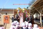 地元の園児も参加してくす玉が割られた