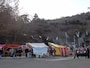 露店が並ぶ宝登山の山麓