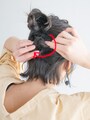 シリコンゴムに巻きつけるイメージでお団子状にする