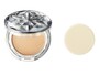 専用スポンジはカバー力を与える面とナチュラルな仕上がりを叶える起毛面の、両面タイプだ