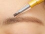 ペンシル部分は繊細な眉尻のラインもきれいに描ける楕円型の芯