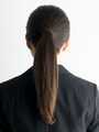 毛流れが整い、結んだ毛束がするんとまとまり、知的な印象