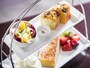 「フレンチ＆サレセット（1680円税込）」は、甘くないパウンドケーキ「ケーク・サレ2種」とプチサラダ、ハーフサイズフレンチトースト（ベリーとバニラアイス添え）、好きなドリンク1種がセットになっています（画像提供：パティスリーパブロフ）