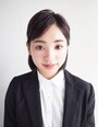 両耳を出したハーフアップスタイル