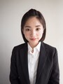 前髪をあげたポンパドール
