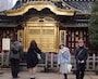 門の前にカメラ置台があるので、セルフタイマーで写真が撮れる