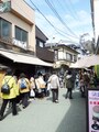 一年中人通りで賑う岩畳通り商店街