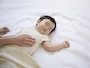 赤ちゃんの小さな体の中にアレル物質を入り込ませないために、ママとパパができることとは……