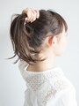 前髪以外をひとつにまとめる