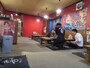 開店直後には席に余裕のある一番館の店内