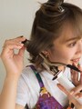 頬に当たらないように注意して、中間から巻く