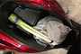 2018年式PCX(JF81)のシート下ラゲッジスペースは底が浅いのフルフェイスなどは入らない　逆にネギなどの長いものは入りやすい