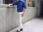 ユニクロのスキニーフィットチノパンツのホワイト。毎年ラインナップの色が微妙に変わります。昨今は紺チノに白スニーカーを愛用。