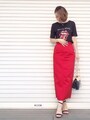 大人の差し色コーデ