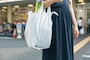 パントリーという収納があると、食料品などのまとめ買いもしやすくなる