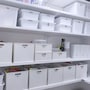 ホワイトで統一された美しいパントリー（出典：Roomclip「無印良品/100均/マイホーム記録/マイホーム/パントリー/パントリー収納…などのインテリア実例 - keiの部屋 - 」）