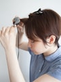 根元から挟みすぎないように