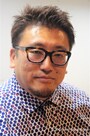 福田雄一　栃木県生まれ。大学時代に劇団を立ち上げ、劇作家・演出家として活動を始める。映像にも進出し、ドラマ『勇者ヨシヒコ』シリーズ、映画『銀魂』等の話題作を発表。2012年、『モンティ・パイソンのSPAMALOT』で初ミュージカル演出、以降『フル・モンティ』『エドウィン・ドルードの謎』『ブロードウェイと銃弾』などミュージカル演出でも活躍。（C）Marino Matsushima