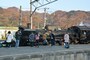 長瀞駅からSL超しに見る紅葉（撮影2014年11月24日）