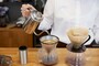 ドリップコーヒーは、コーヒー粉にお湯を落としてじっくりと抽出します