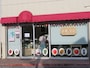 本社工場の敷地内の直販店